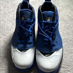 Nike Air Huarache Basketball Sneakers Modern Athletic Design